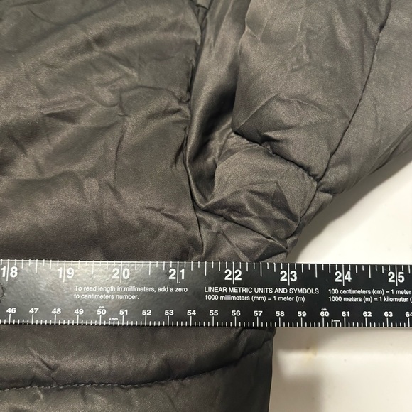 Women’s Puffer Jacket - Picture 6 of 11